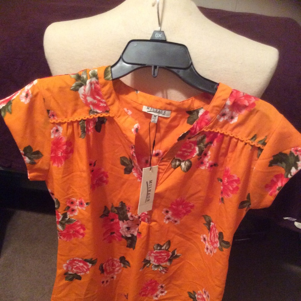 NWT Mileage size medium blouse